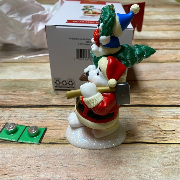2022 Polar Bear Santa Hallmark Keepsake Ornament Club. NWT - Picture 11 of 12